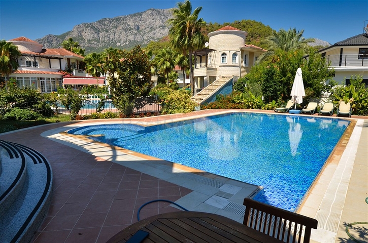 Виллы планировки 5+1 в живописном районе Кемера