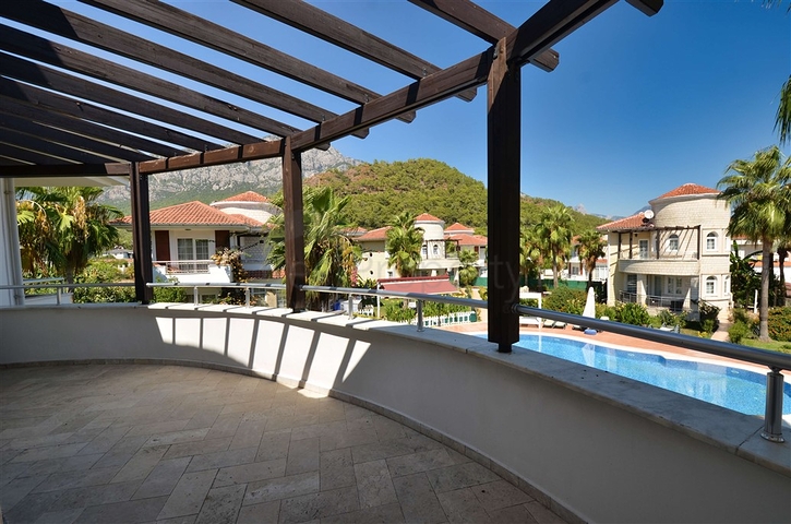 Виллы планировки 5+1 в живописном районе Кемера