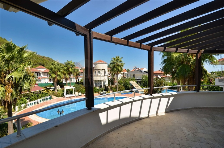 Виллы планировки 5+1 в живописном районе Кемера