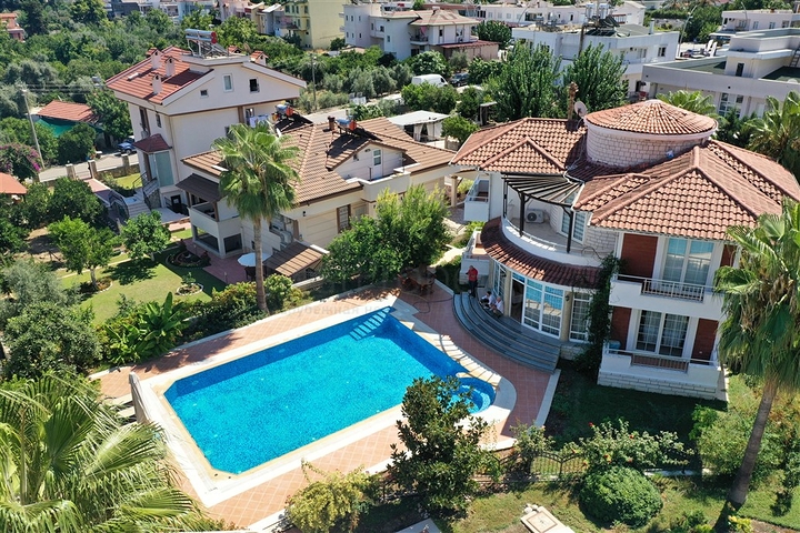 Виллы планировки 5+1 в живописном районе Кемера