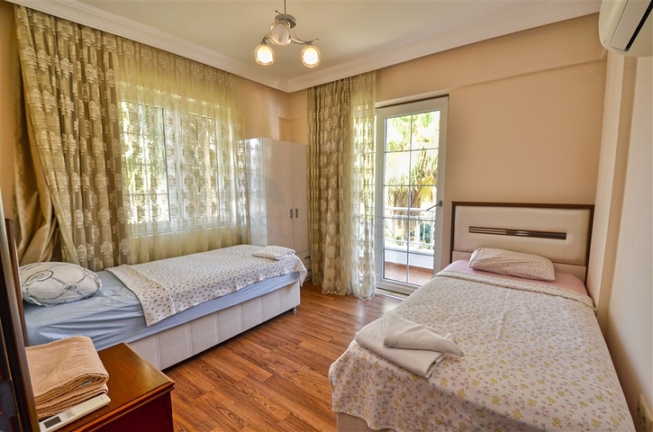 Виллы планировки 5+1 в живописном районе Кемера