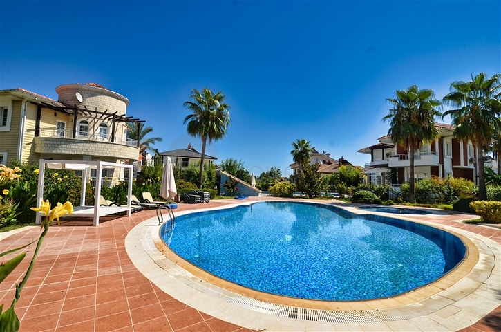 Виллы планировки 5+1 в живописном районе Кемера