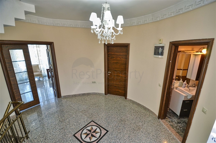 Виллы планировки 5+1 в живописном районе Кемера