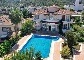 Виллы планировки 5+1 в живописном районе Кемера