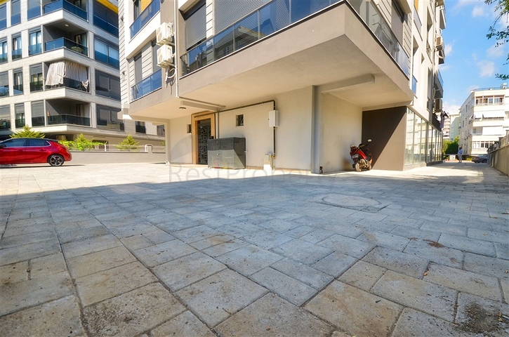 Квартира планировки 5+1 дуплекс в центре города Анталия 