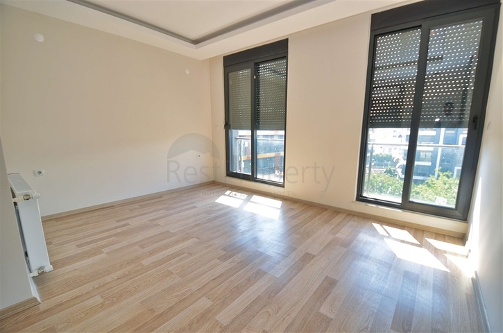 Квартира планировки 5+1 дуплекс в центре города Анталия 