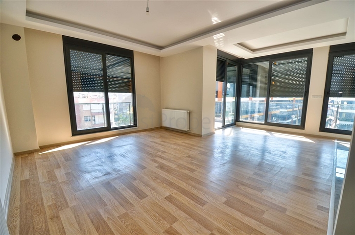 Квартира планировки 5+1 дуплекс в центре города Анталия 