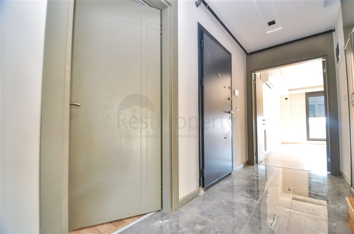 Квартира планировки 5+1 дуплекс в центре города Анталия 