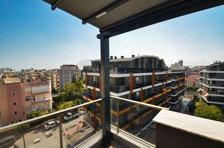 Квартира планировки 5+1 дуплекс в центре города Анталия 