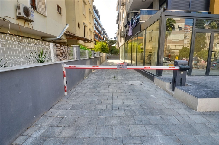 Квартира планировки 5+1 дуплекс в центре города Анталия 