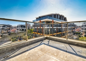 Квартира планировки 5+1 дуплекс в центре города Анталия 