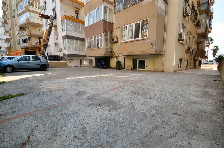 Квартира планировки 3+1 в центре города Анталия 