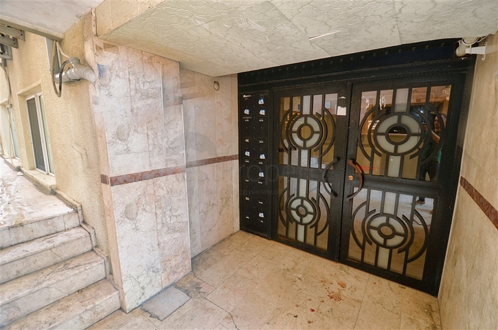 Квартира планировки 3+1 в центре города Анталия 