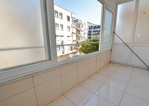 Квартира планировки 3+1 в центре города Анталия 