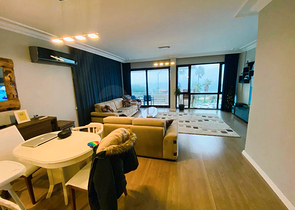 Квартира планировки 3+1 в центре города Анталия 