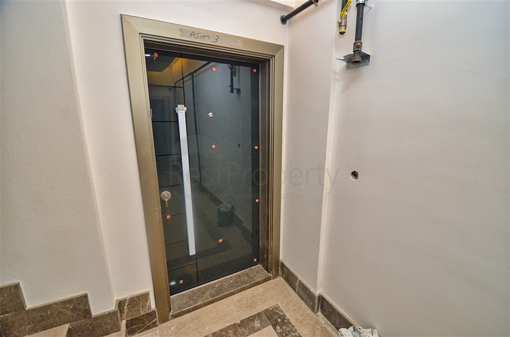 Квартиры планировки 6+1 в центре города Анталия 