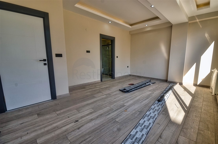 Квартиры планировки 6+1 в центре города Анталия 