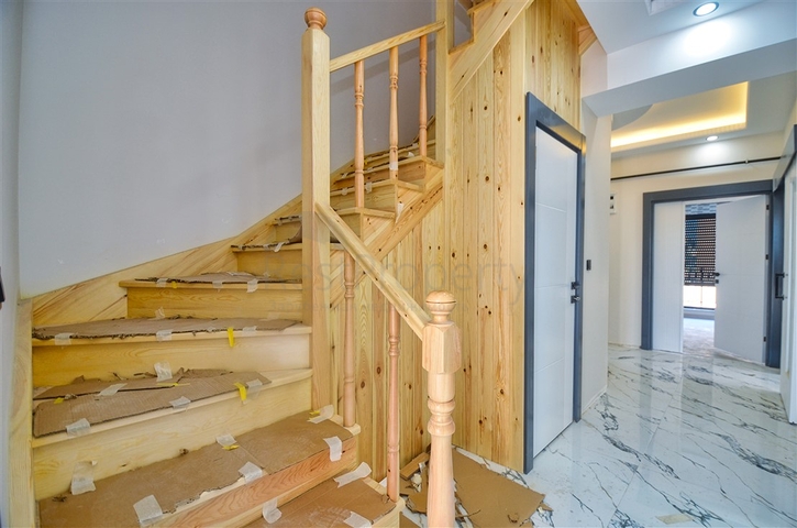 Квартиры планировки 6+1 в центре города Анталия 