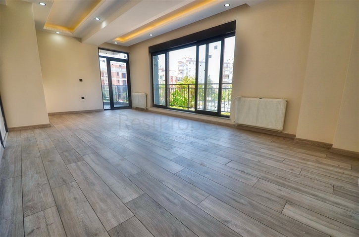 Квартиры планировки 6+1 в центре города Анталия 