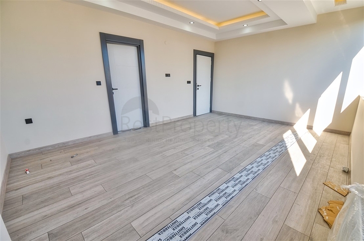 Квартиры планировки 6+1 в центре города Анталия 