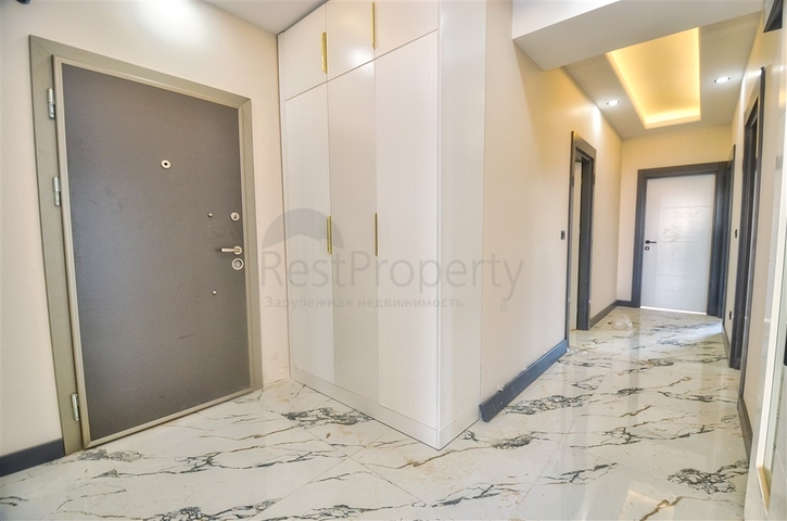 Квартиры планировки 6+1 в центре города Анталия 