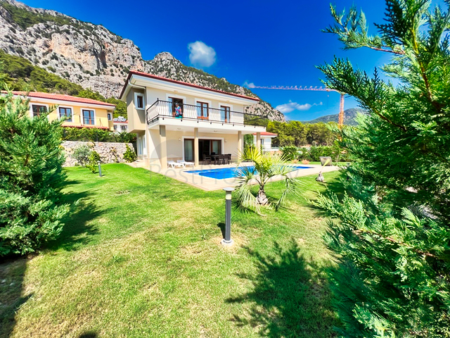 Вилла планировки 4+1 в районе Фетхие - Анталия 