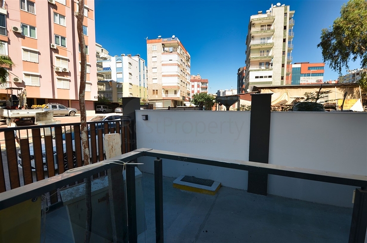 Квартира планировки 2+1 в центре города Анталия 