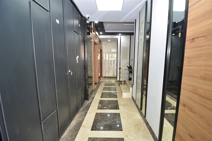 Квартира планировки 2+1 в центре города Анталия 