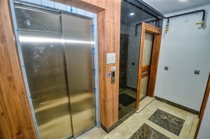 Квартира планировки 2+1 в центре города Анталия 