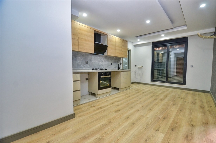 Квартира планировки 2+1 в центре города Анталия 