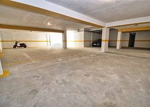 Квартира планировки 2+1 в центре города Анталия 