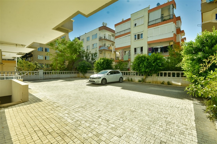 Квартира планировки 2+1 в центре города Анталия 