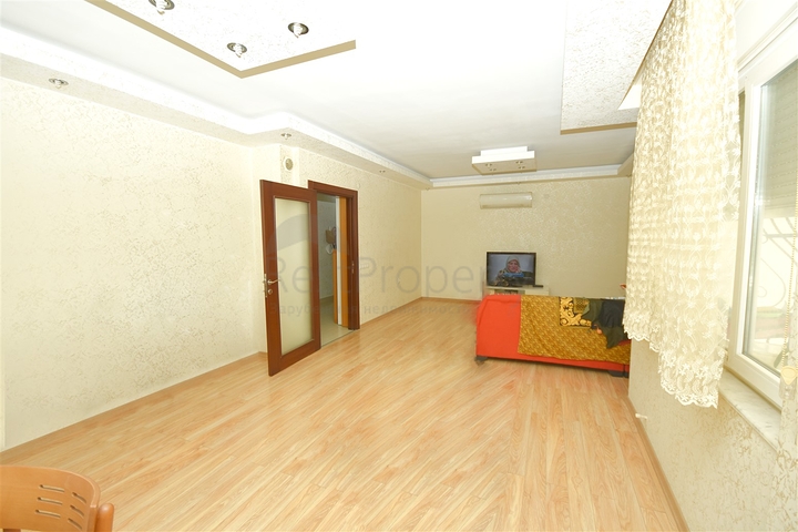 Квартира планировки 2+1 в центре города Анталия 