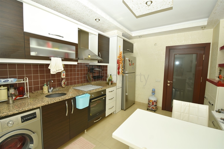 Квартира планировки 2+1 в центре города Анталия 