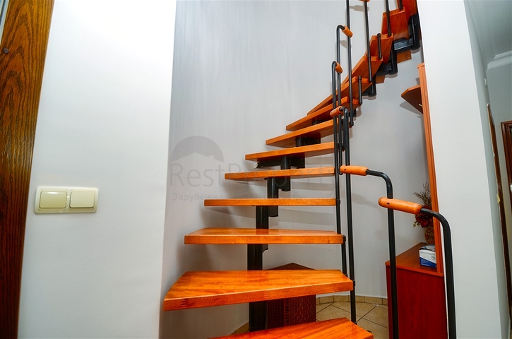 Квартира планировки 4+1 дуплекс в центре города Анталия