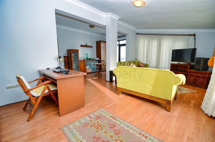 Квартира планировки 4+1 дуплекс в центре города Анталия