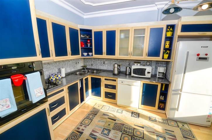 Квартира планировки 4+1 дуплекс в центре города Анталия