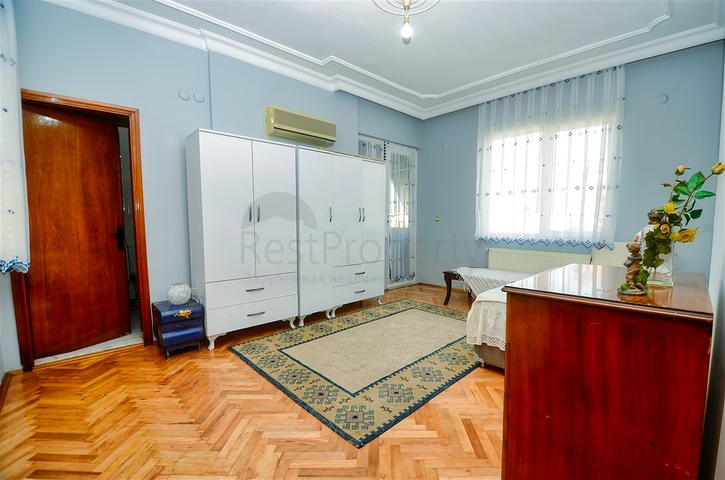 Квартира планировки 4+1 дуплекс в центре города Анталия