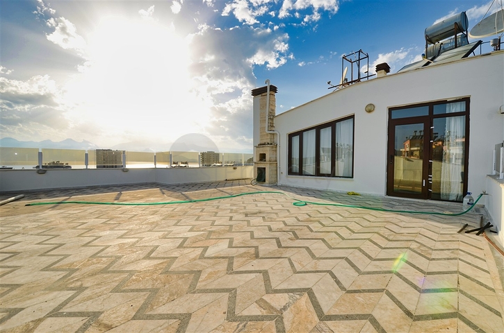 Квартира планировки 4+1 дуплекс в центре города Анталия