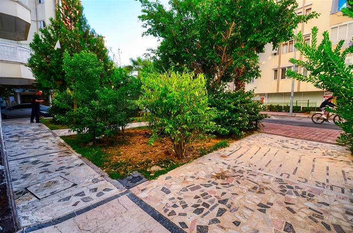 Квартира планировки 4+1 дуплекс в центре города Анталия