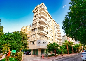 Квартира планировки 4+1 дуплекс в центре города Анталия