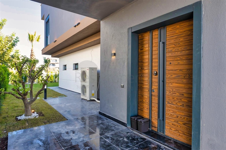 Вилла планировки 6+1 в районе Дошемеалты - Анталия 