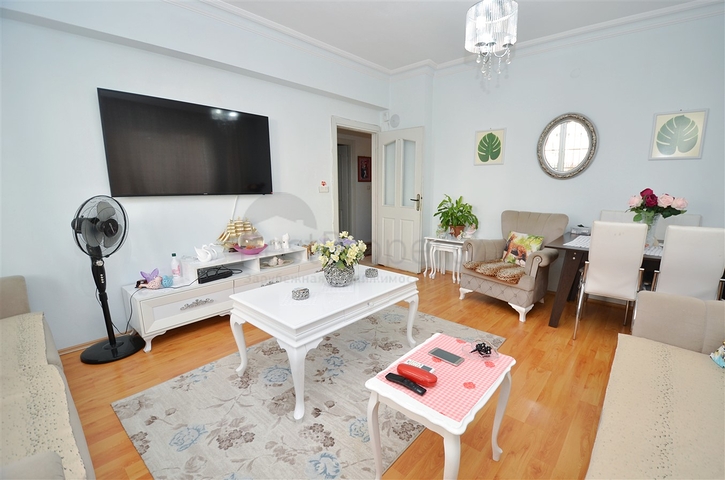 Квартира планировки 3+1 в центре города Анталия 