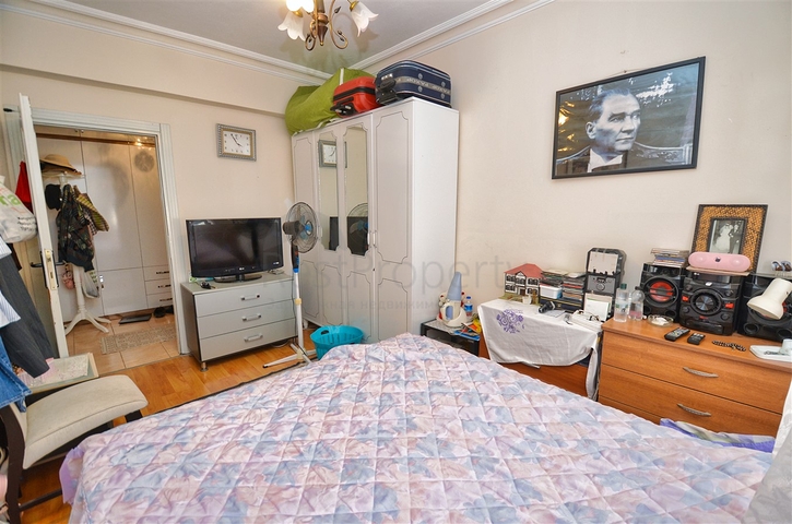 Квартира планировки 3+1 в центре города Анталия 