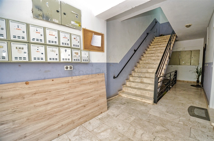 Квартира планировки 3+1 в центре города Анталия 