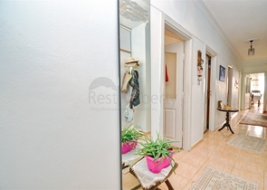 Квартира планировки 3+1 в центре города Анталия 