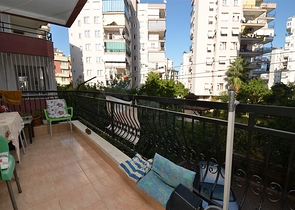 Квартира планировки 3+1 в центре города Анталия 