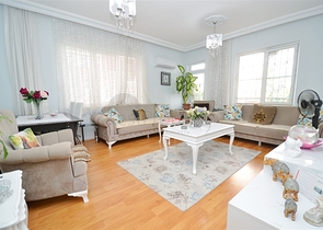 Квартира планировки 3+1 в центре города Анталия 