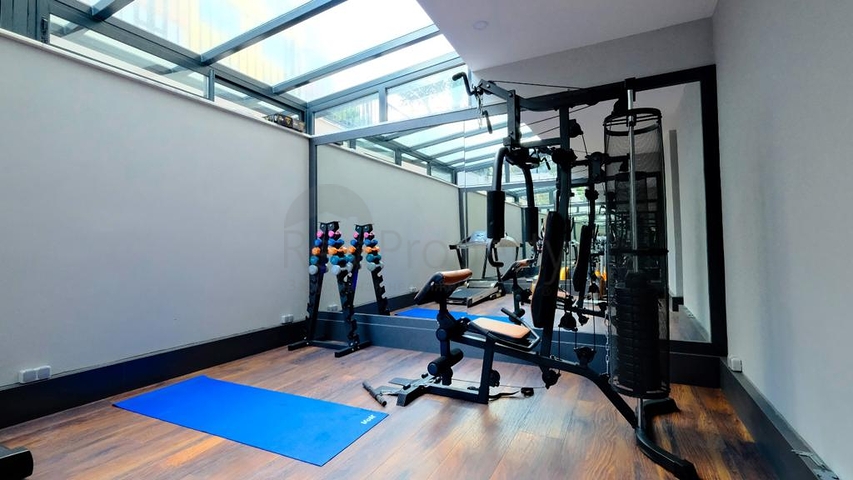 Роскошная двухкомнатная квартира в центре 