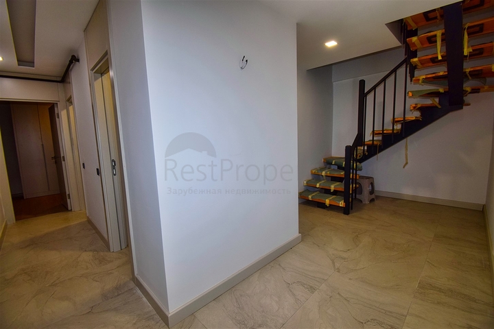 Квартира планировки 5+1 дуплекс в микрорайоне Унджалы - Анталия